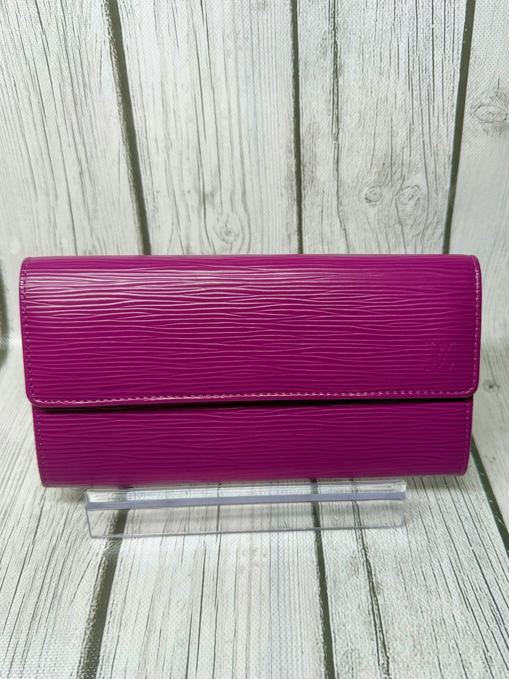 PRE LOVED Louis Vuitton Magenta Epi Leather Sarah Wallet